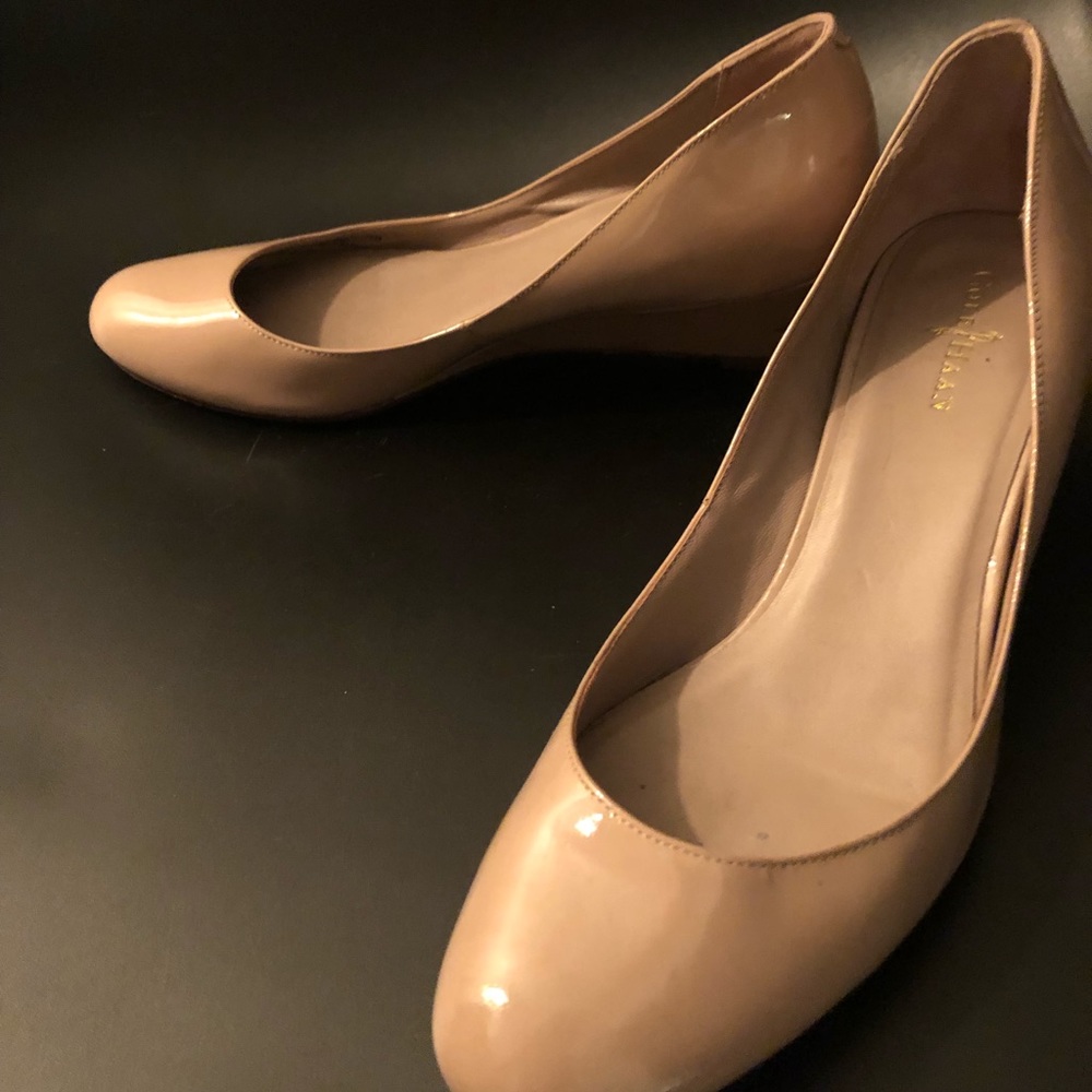 Cole Haan Patent Nude Almond Toe Wedge size 7